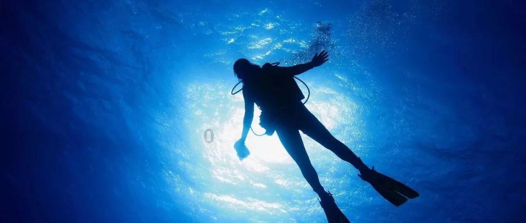 35岁的女人,她虽然没钱。但是身材苗条爱打扮,为什么追她的男人还是很多的?- 专业的问答类网站